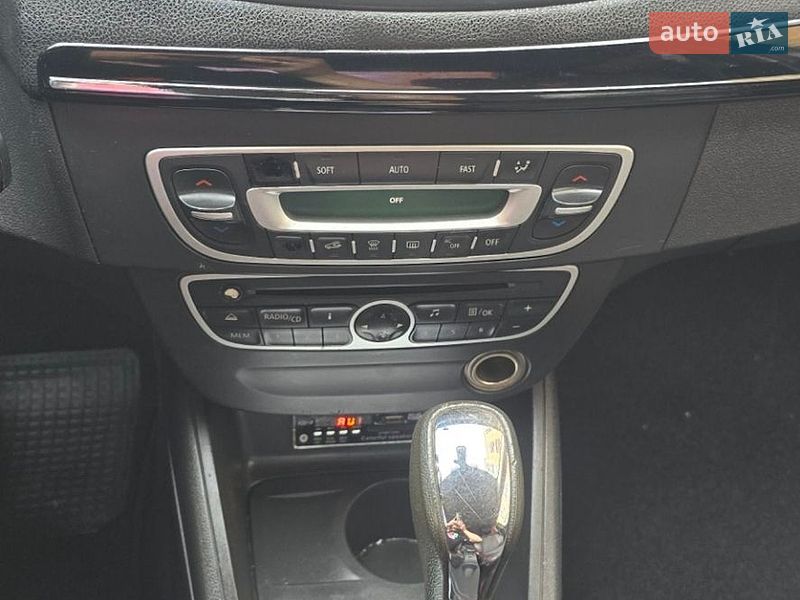 Седан Renault Fluence 2011 в Киеве