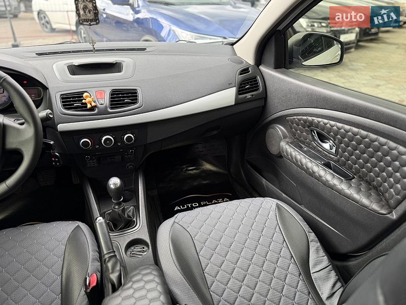 Седан Renault Fluence 2015 в Одессе фото 46 Седан Renault Fluence 2015 в Одессе
