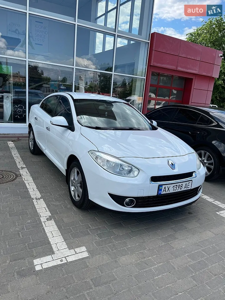 2010 Renault Fluence - мініатюра 21