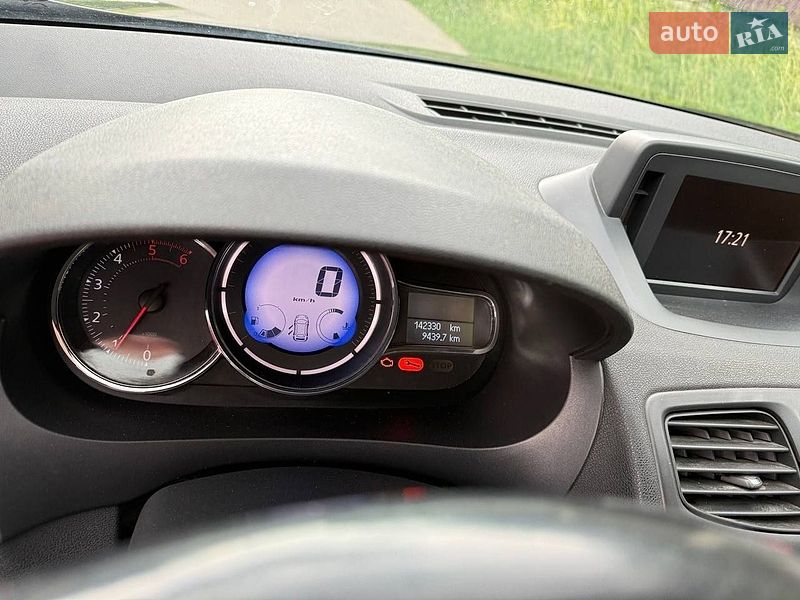 Седан Renault Fluence 2014 в Хмельницькому фото 21 Седан Renault Fluence 2014 в Хмельницькому