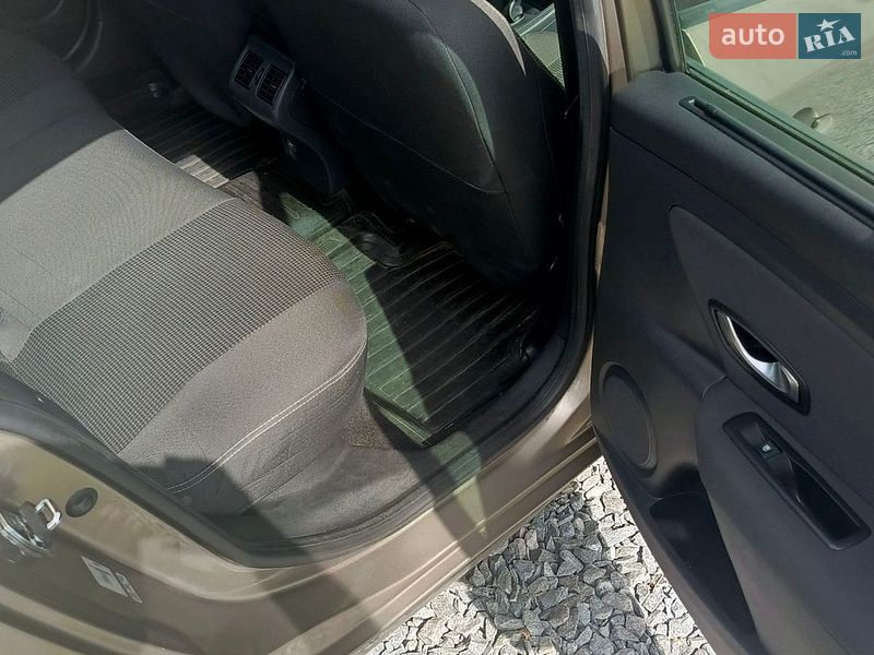 Седан Renault Fluence 2010 в Львові фото 4 Седан Renault Fluence 2010 в Львові