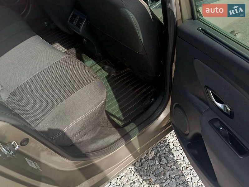 Седан Renault Fluence 2010 в Львові фото 5 Седан Renault Fluence 2010 в Львові