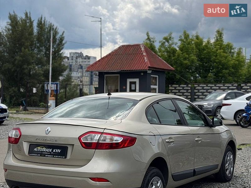 Седан Renault Fluence 2010 в Киеве