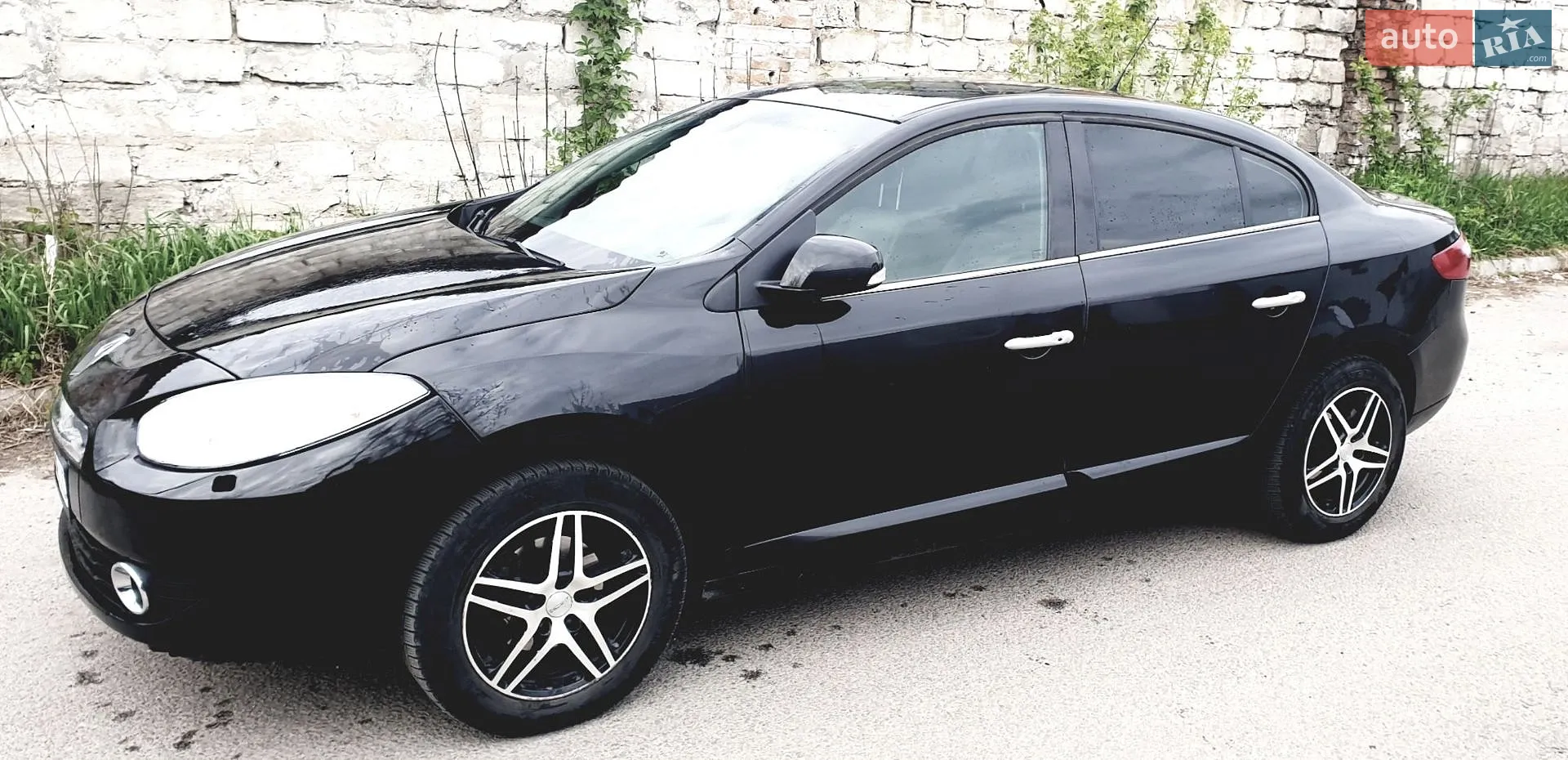 2010 Renault Fluence - мініатюра 2