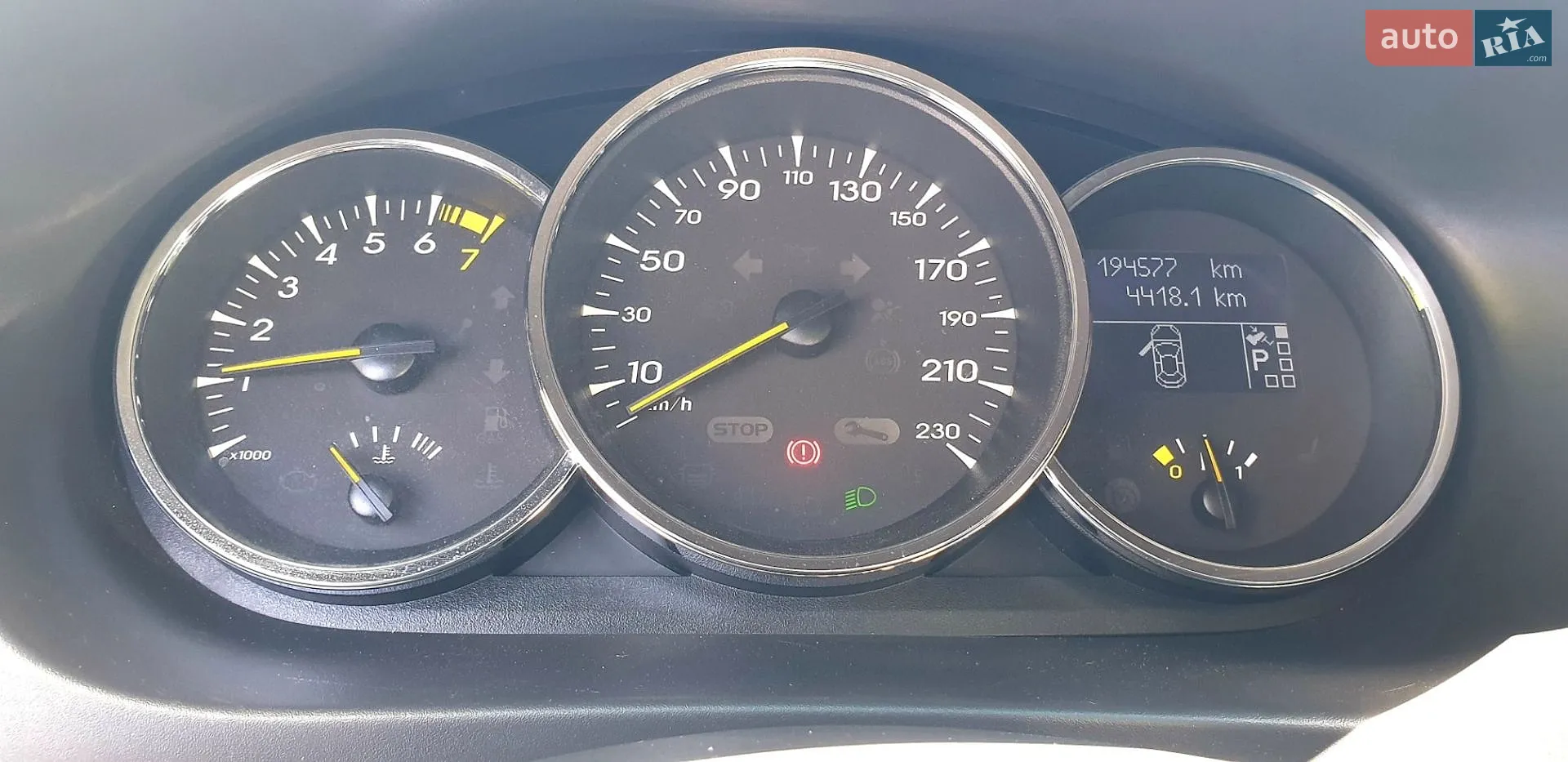 2010 Renault Fluence - мініатюра 8
