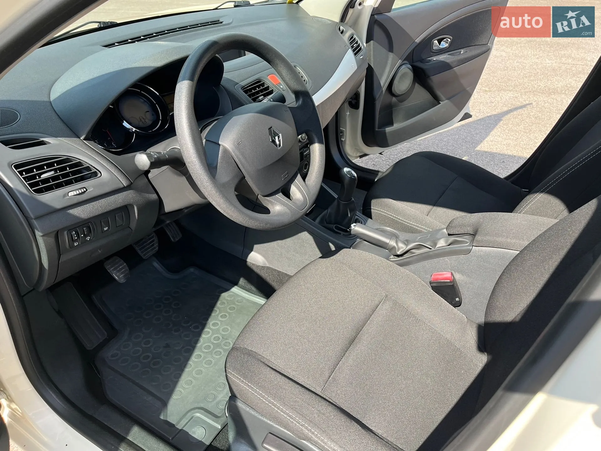 2016 Renault Fluence - мініатюра 15