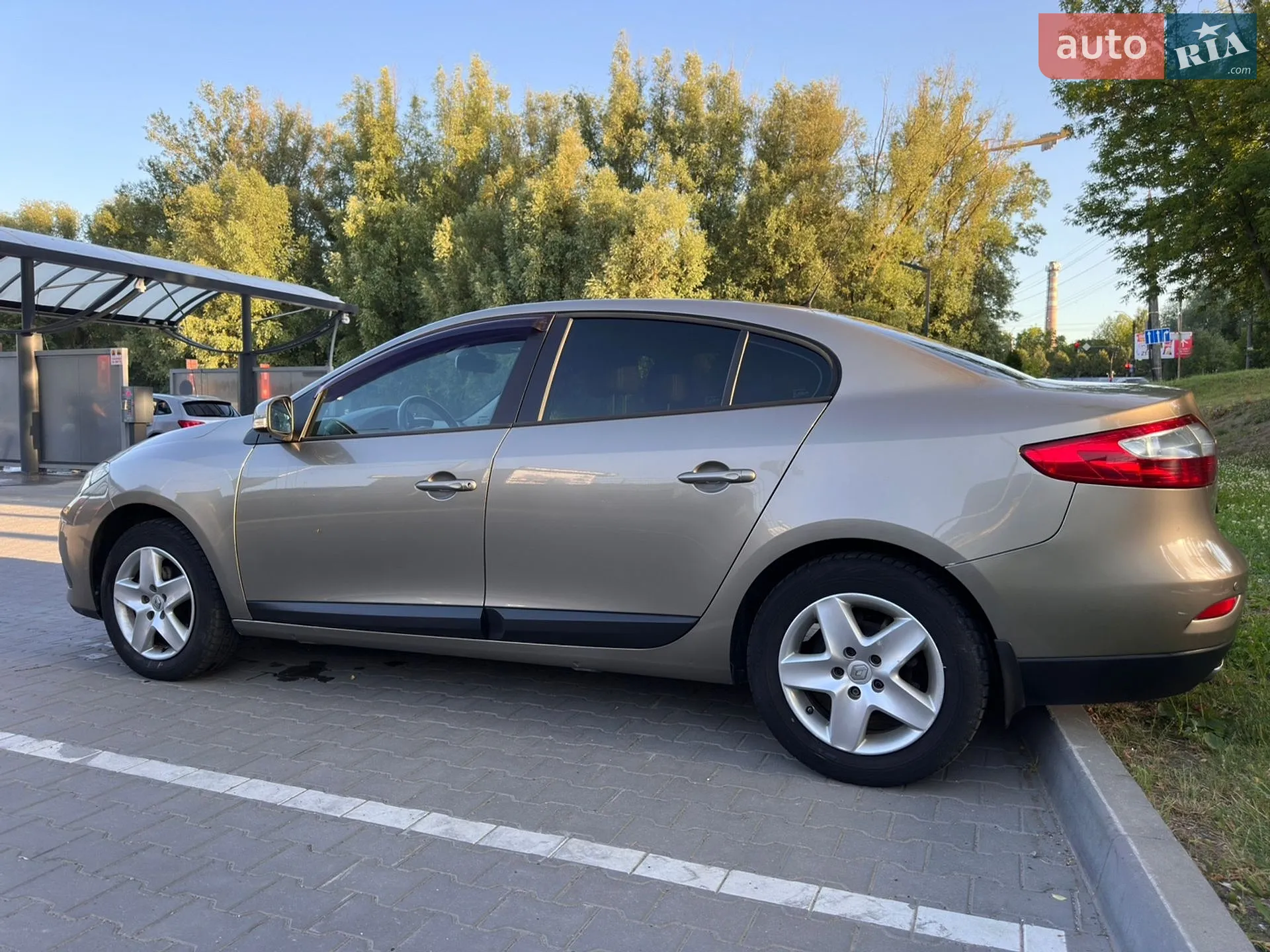 2015 Renault Fluence - мініатюра 15