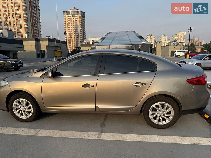 Седан Renault Fluence 2015 в Киеве