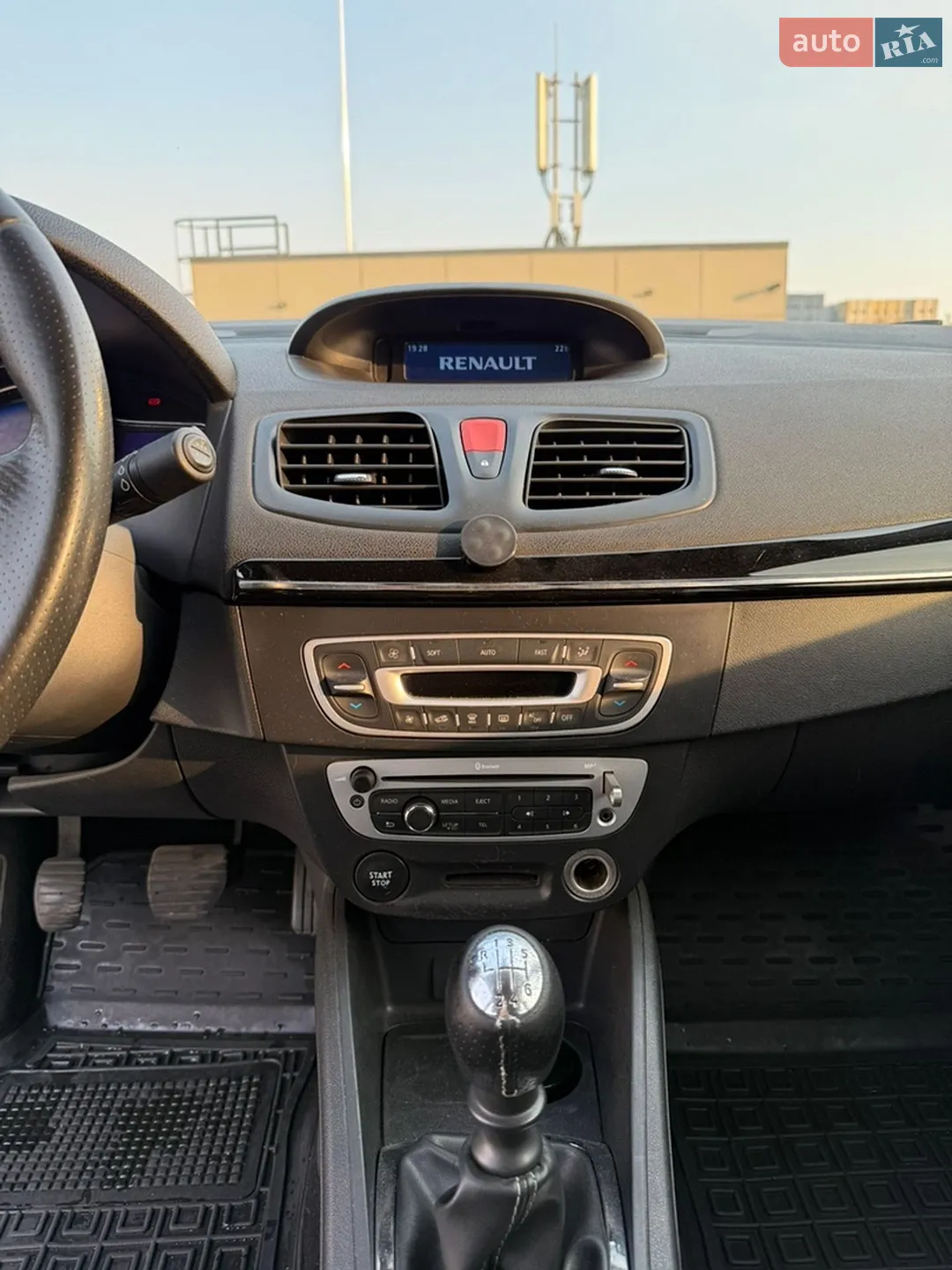 2015 Renault Fluence - мініатюра 17