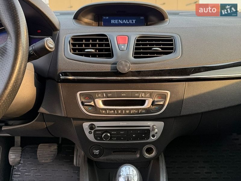 Седан Renault Fluence 2015 в Киеве