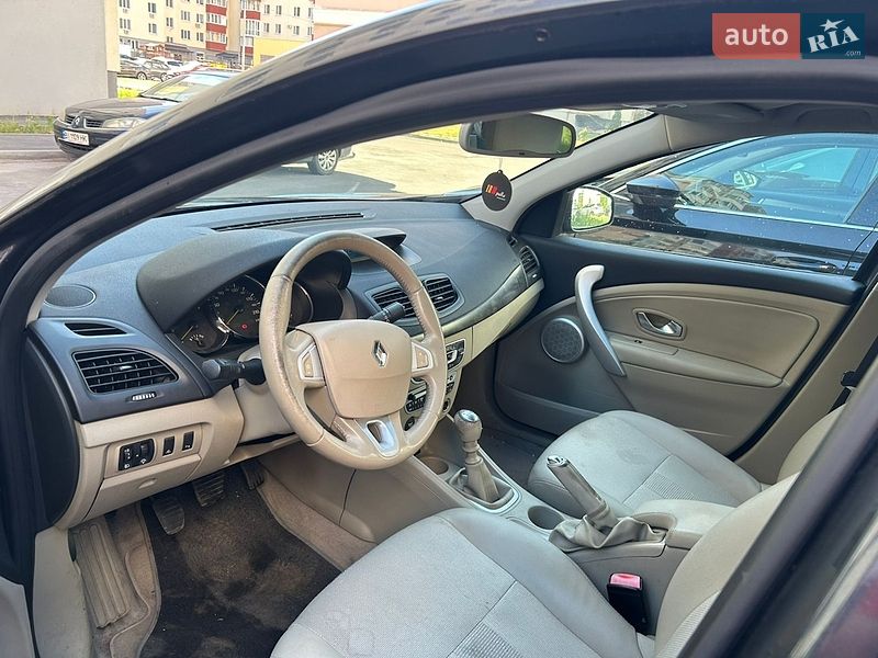 Седан Renault Fluence 2010 в Полтаве