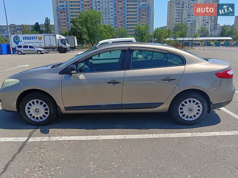 Седан Renault Fluence 2010 в Киеве