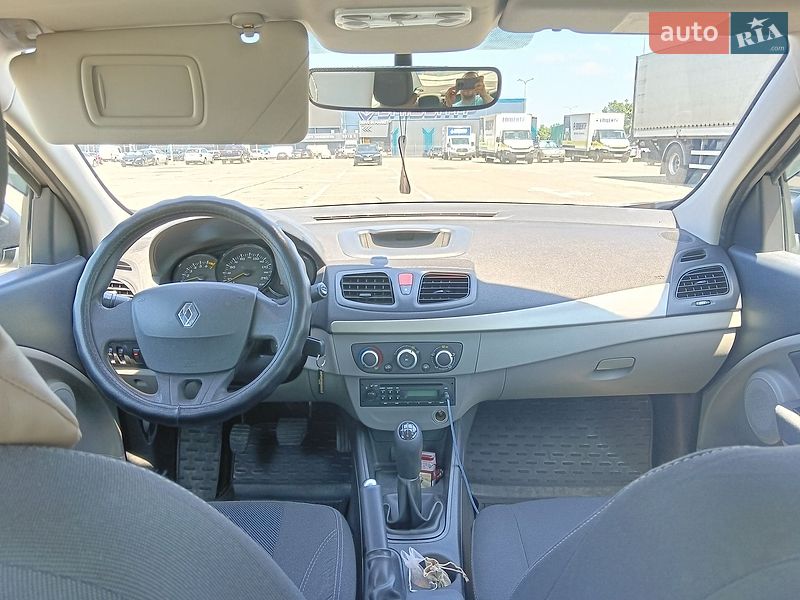 Седан Renault Fluence 2010 в Киеве