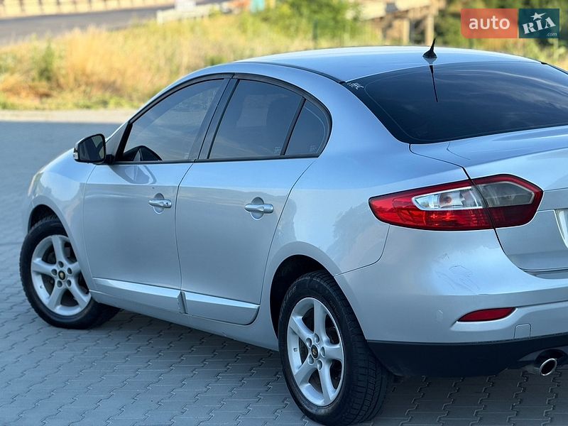 Седан Renault Fluence 2012 в Черновцах