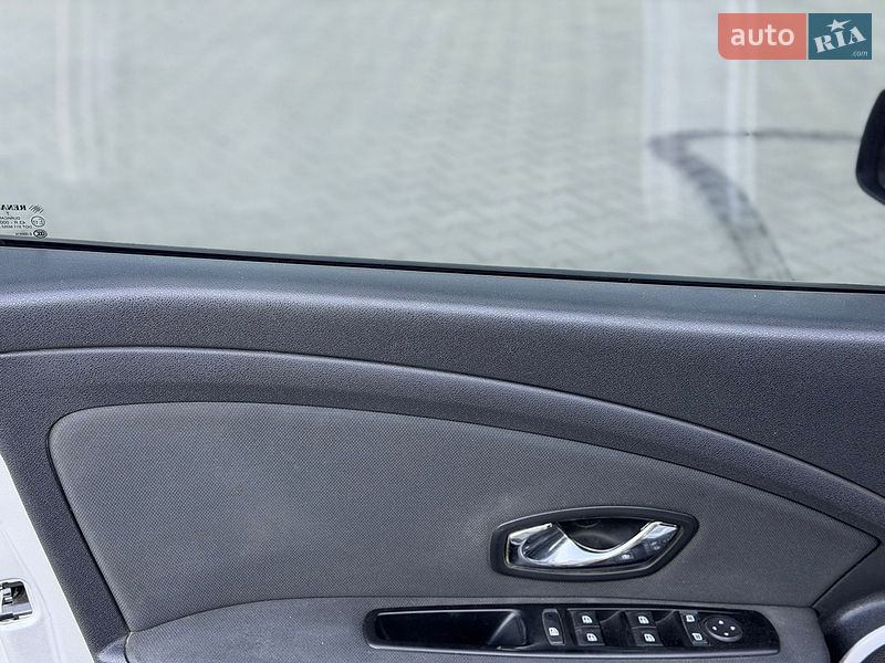 Седан Renault Fluence 2012 в Черновцах