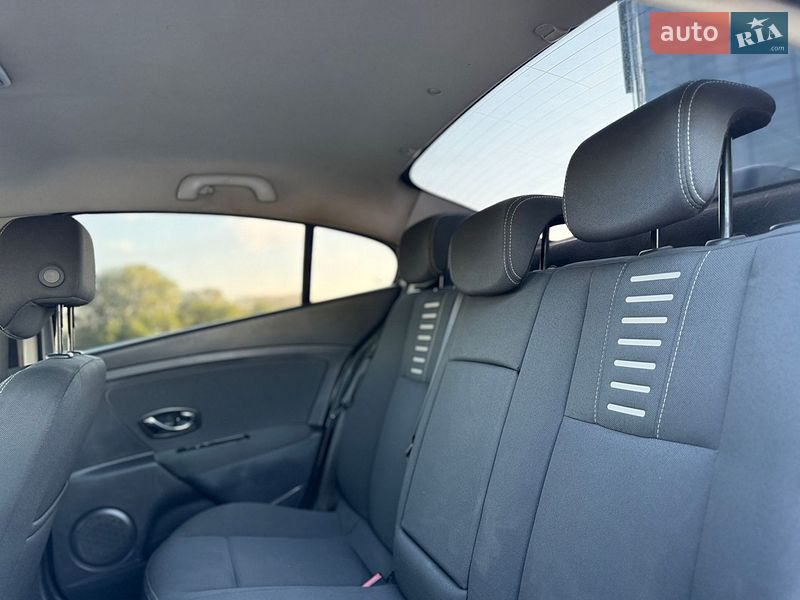 Седан Renault Fluence 2012 в Черновцах