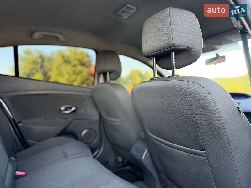 Седан Renault Fluence 2012 в Черновцах