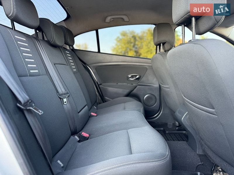 Седан Renault Fluence 2012 в Черновцах
