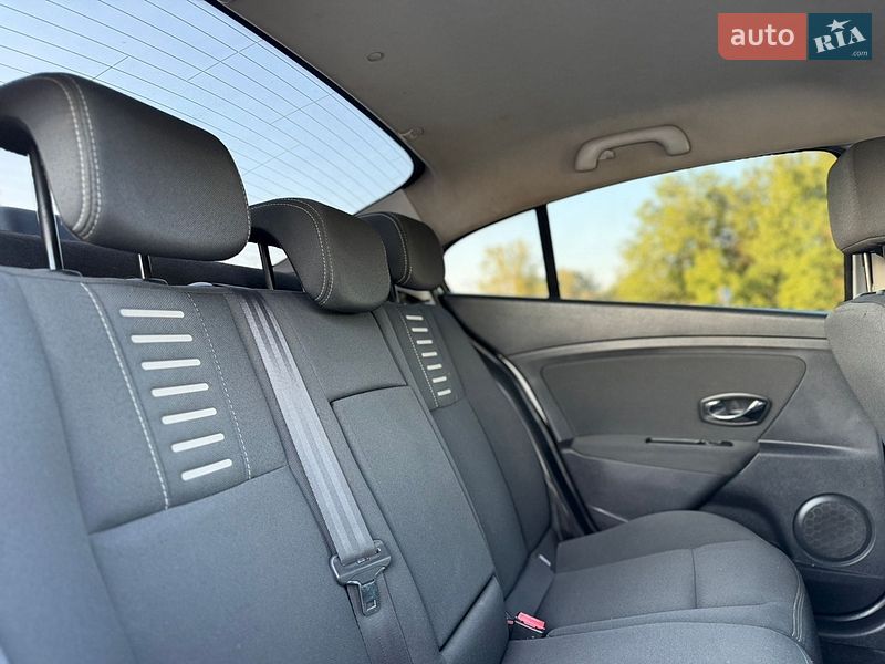 Седан Renault Fluence 2012 в Черновцах