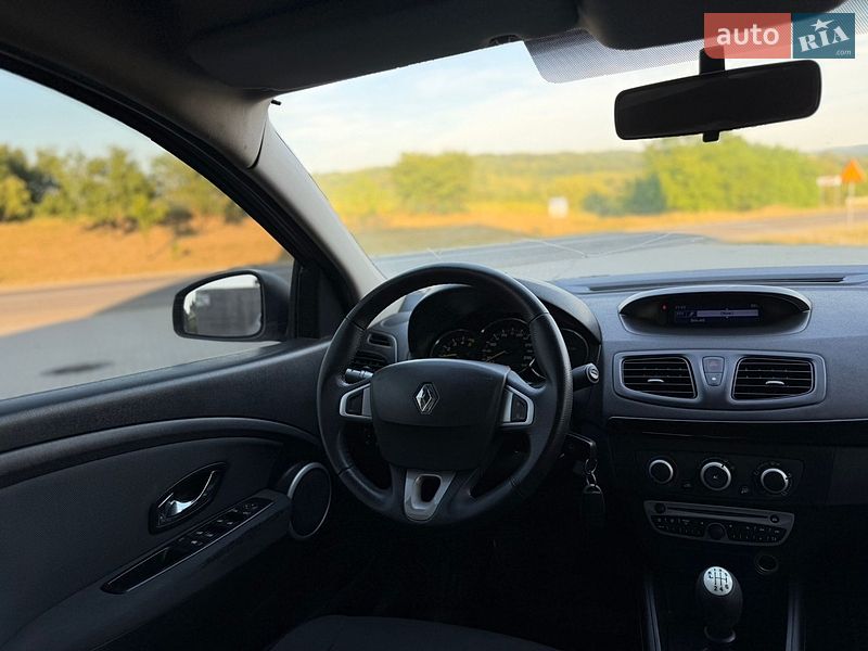 Седан Renault Fluence 2012 в Черновцах