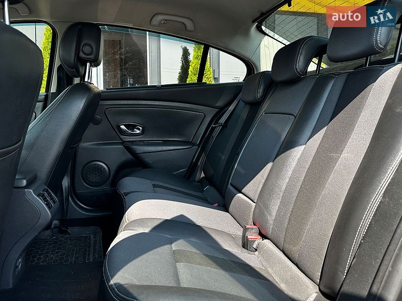 Седан Renault Fluence 2010 в Івано-Франківську