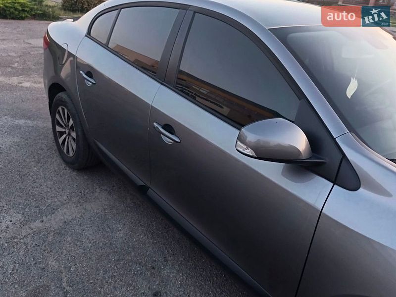 Седан Renault Fluence 2012 в Белозерье