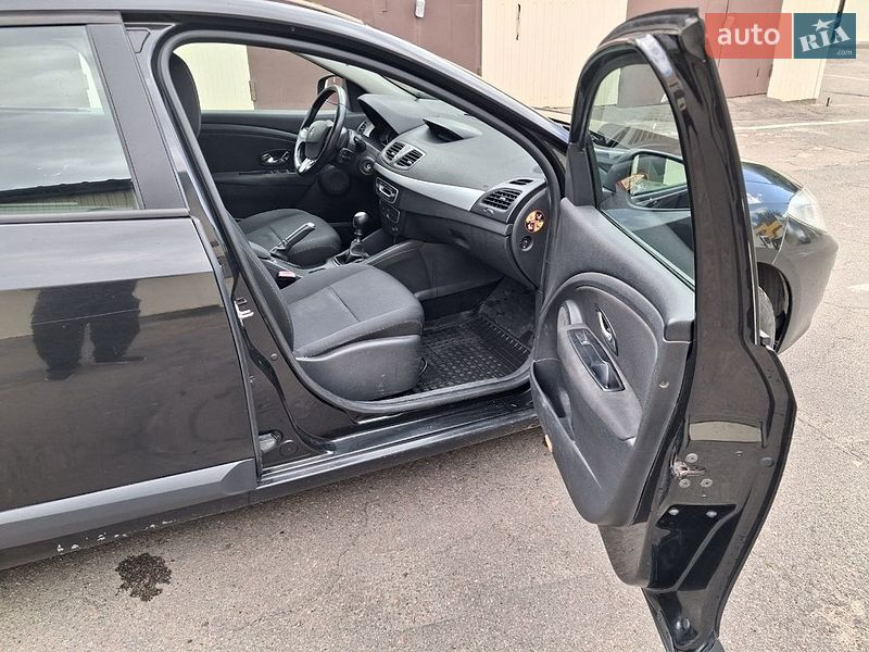 Седан Renault Fluence 2012 в Киеве