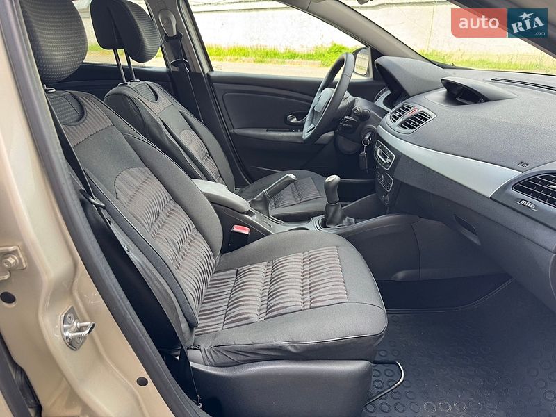 Седан Renault Fluence 2010 в Киеве фото 23 Седан Renault Fluence 2010 в Киеве