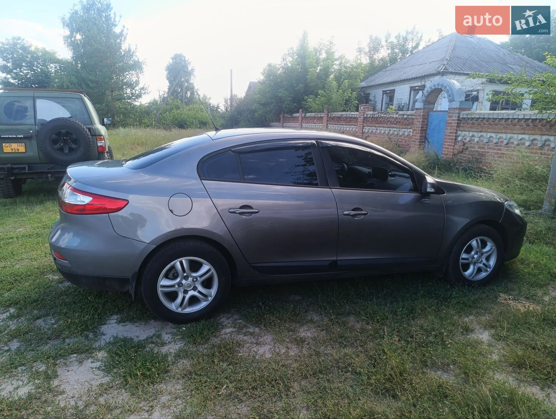2010 Renault Fluence - мініатюра 3