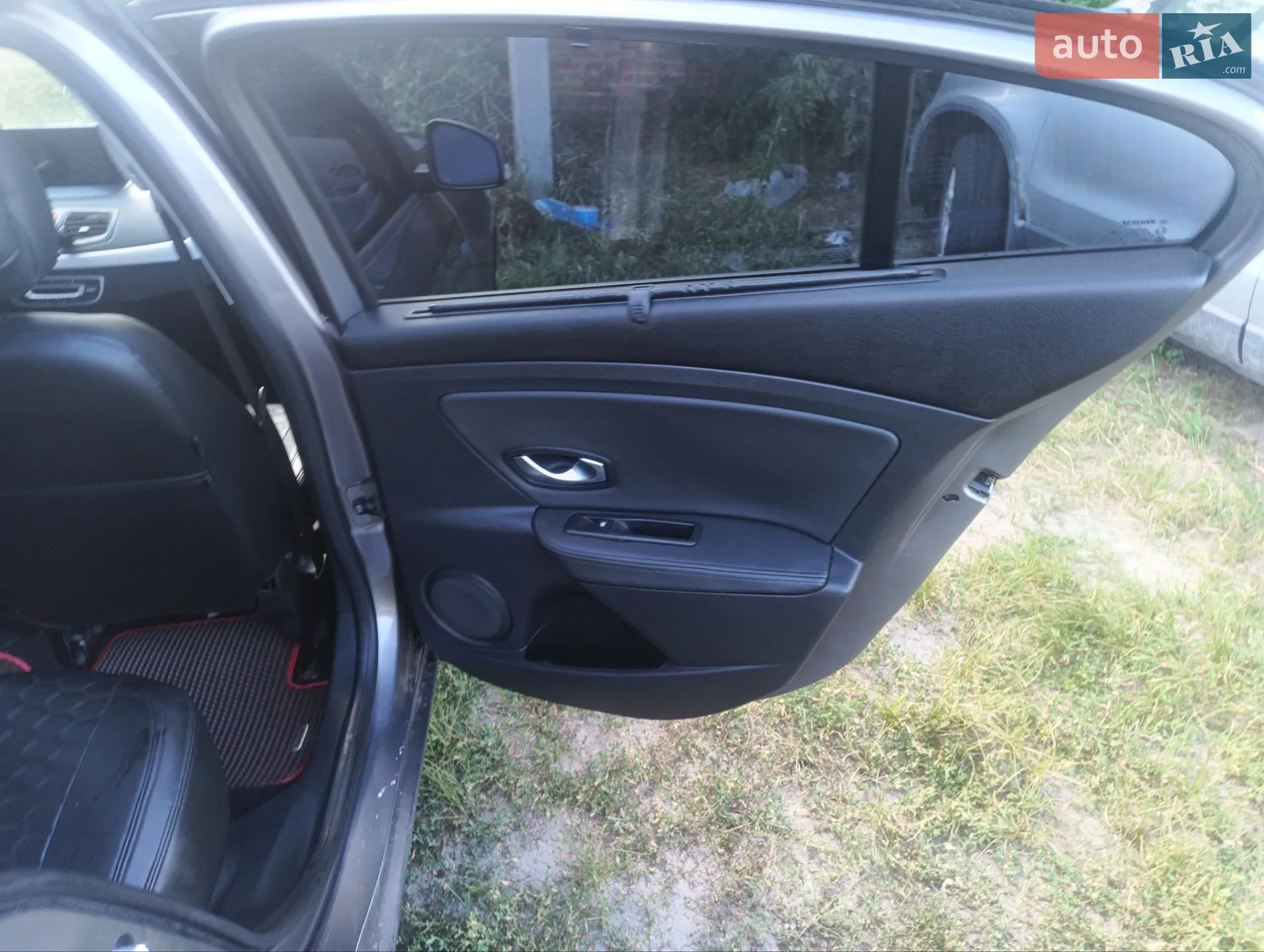2010 Renault Fluence - мініатюра 8