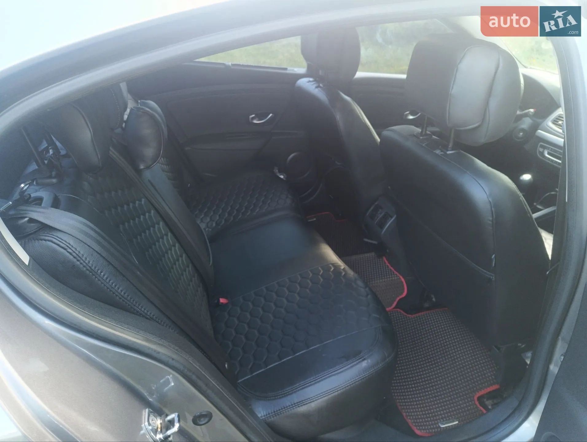 2010 Renault Fluence - мініатюра 7