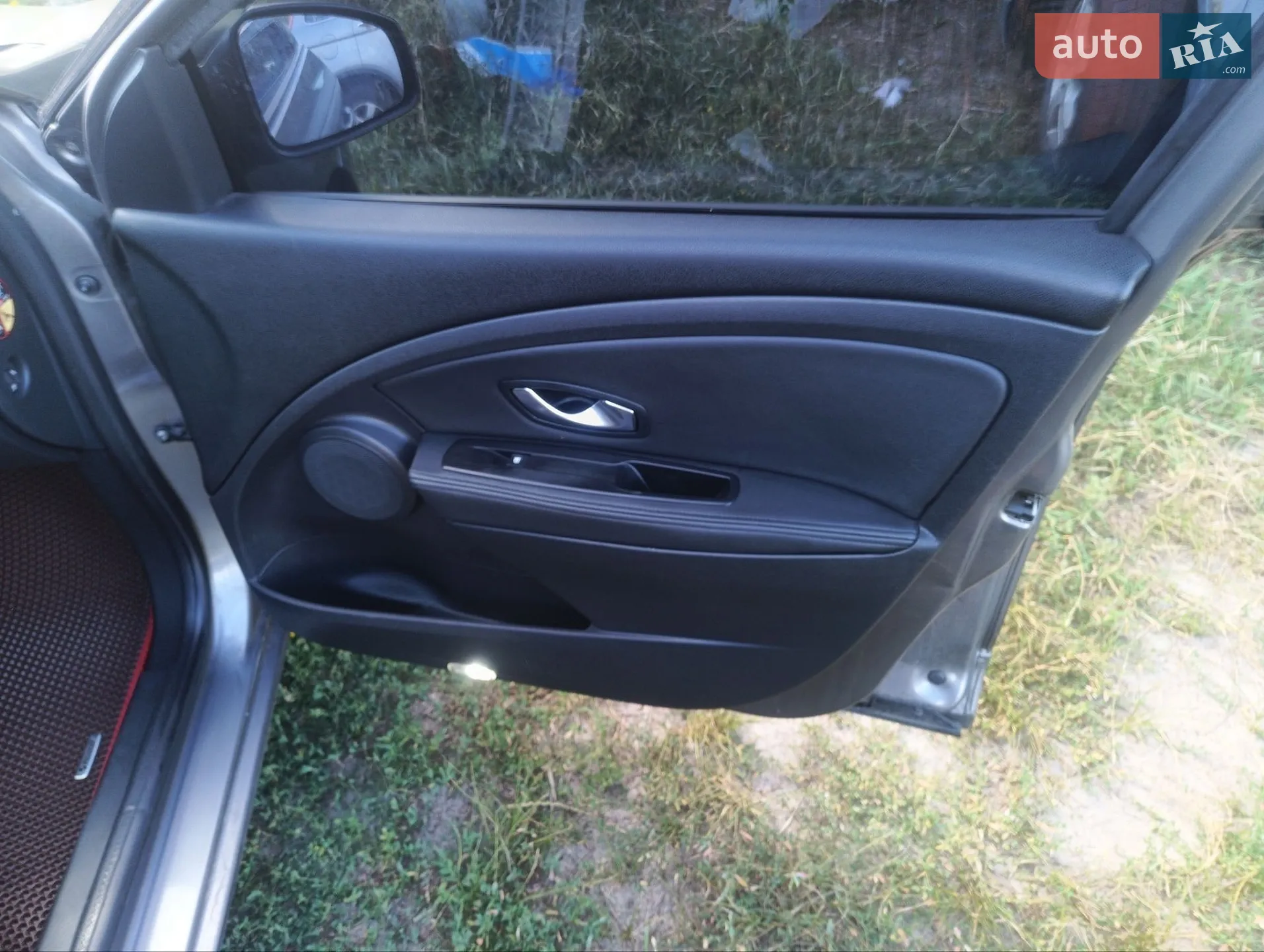 2010 Renault Fluence - мініатюра 10