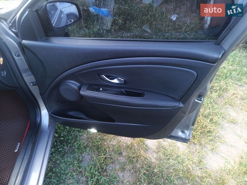 Седан Renault Fluence 2010 в Балаклії