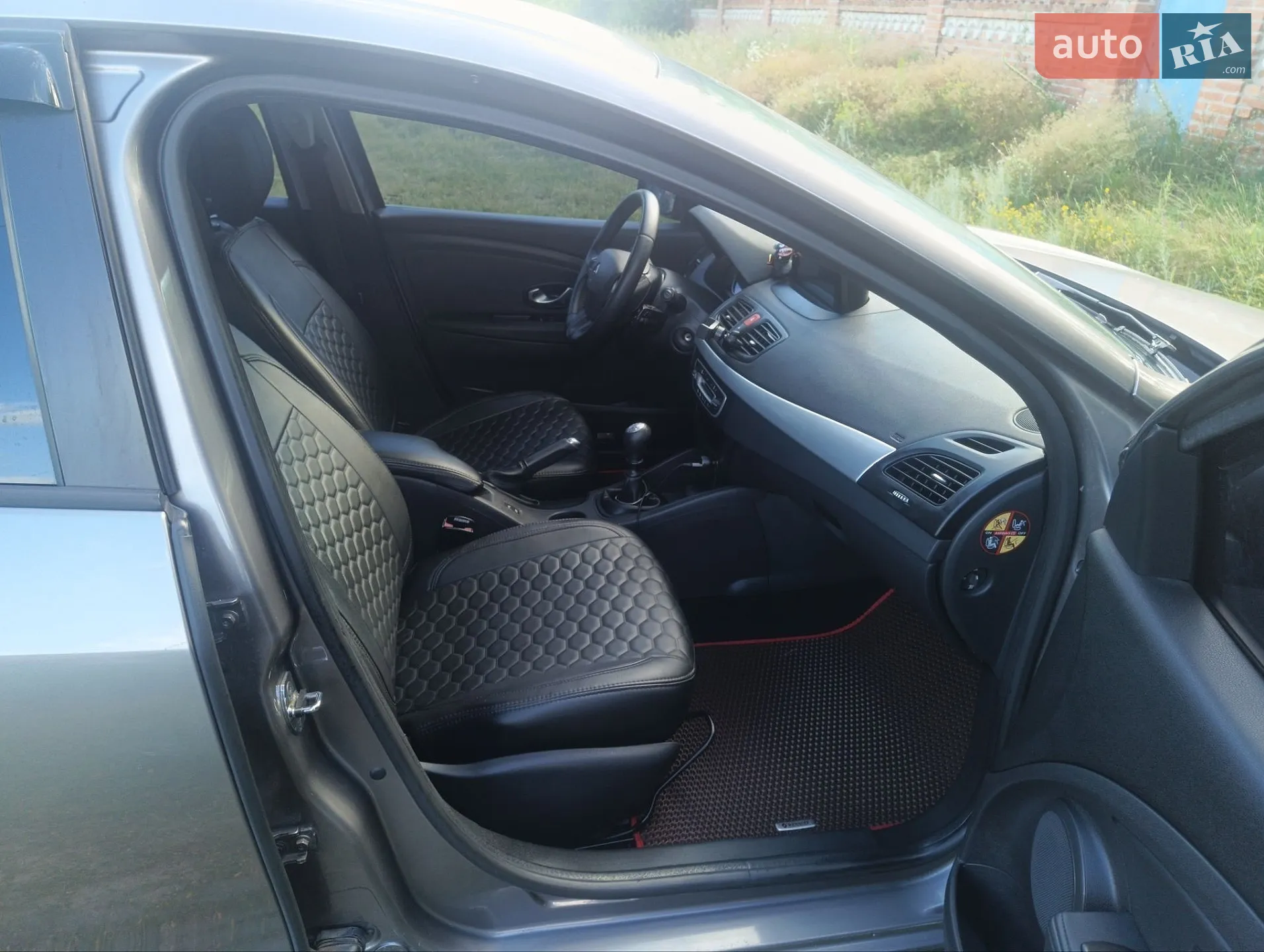 2010 Renault Fluence - мініатюра 9