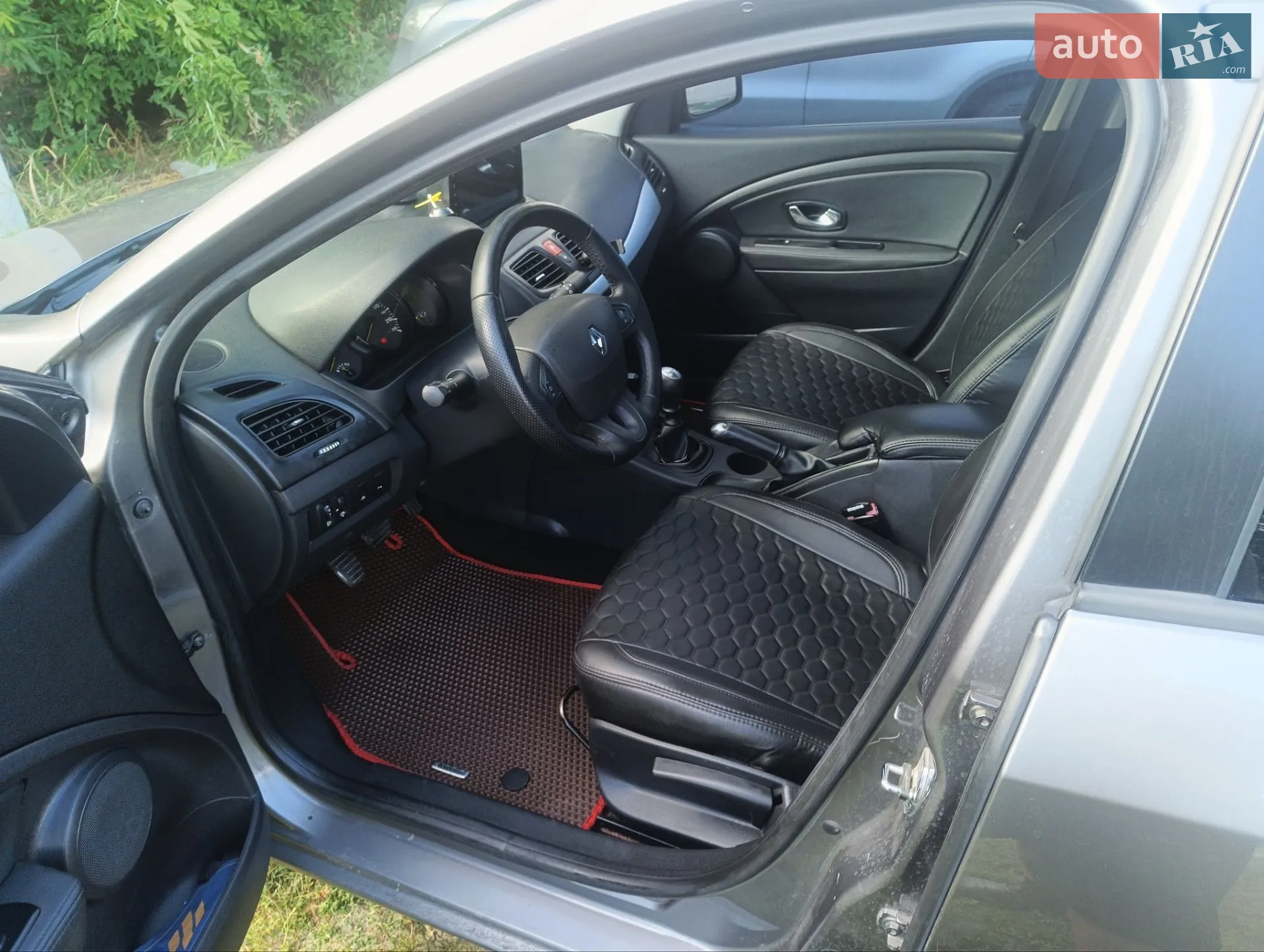 2010 Renault Fluence - мініатюра 13