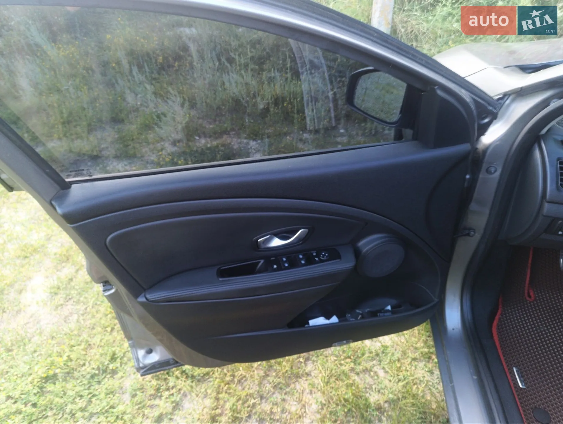 2010 Renault Fluence - мініатюра 15
