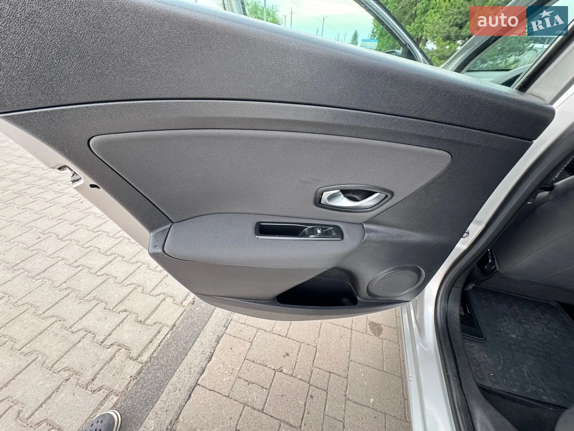 2010 Renault Fluence - мініатюра 19