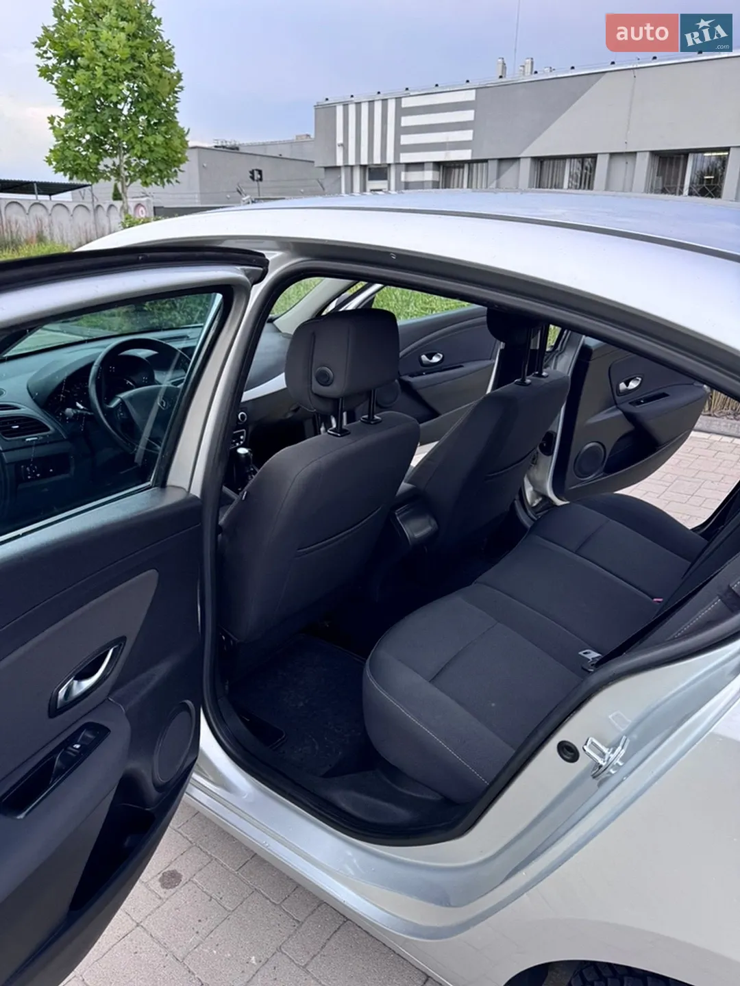 2010 Renault Fluence - мініатюра 28