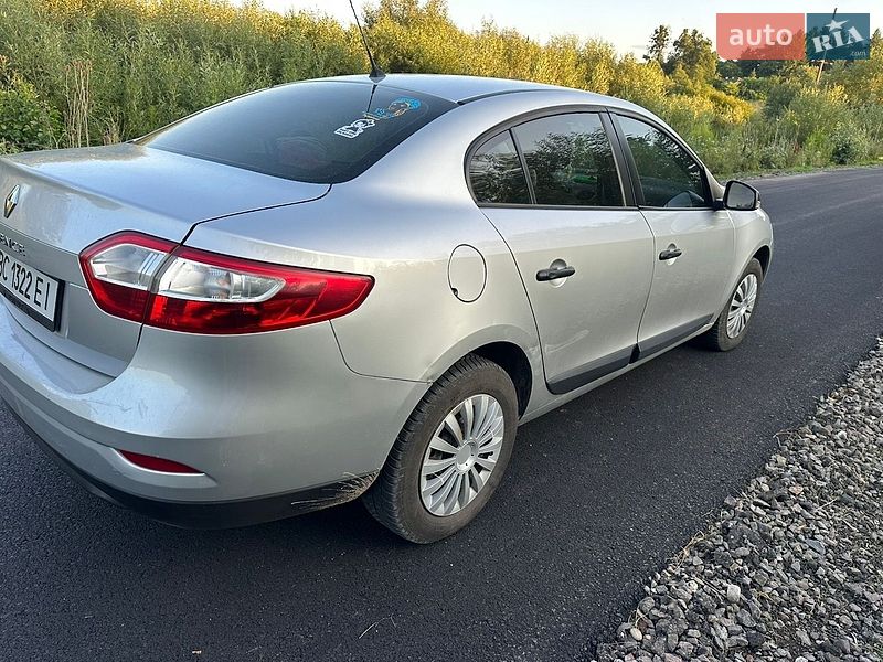 Седан Renault Fluence 2010 в Львове