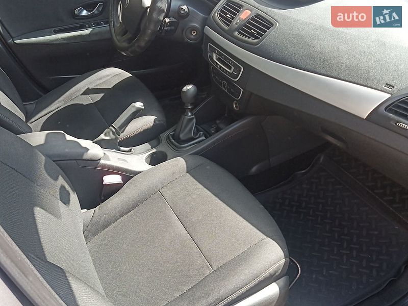 Седан Renault Fluence 2010 в Киеве
