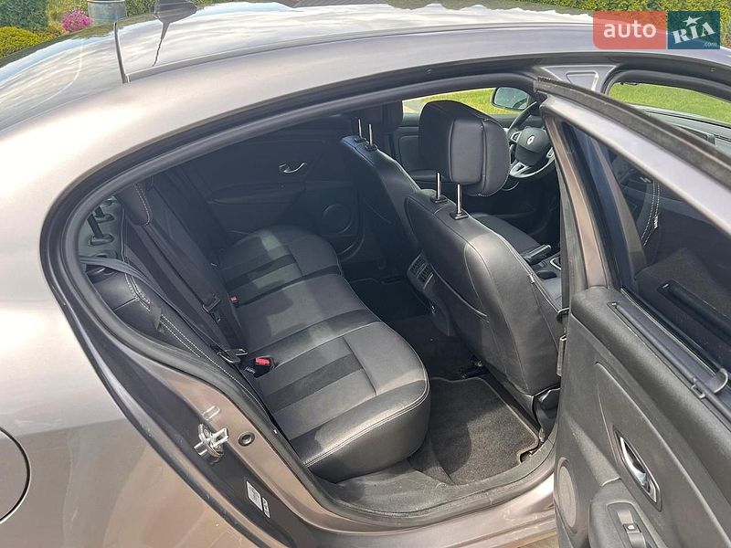 Седан Renault Fluence 2010 в Вараші