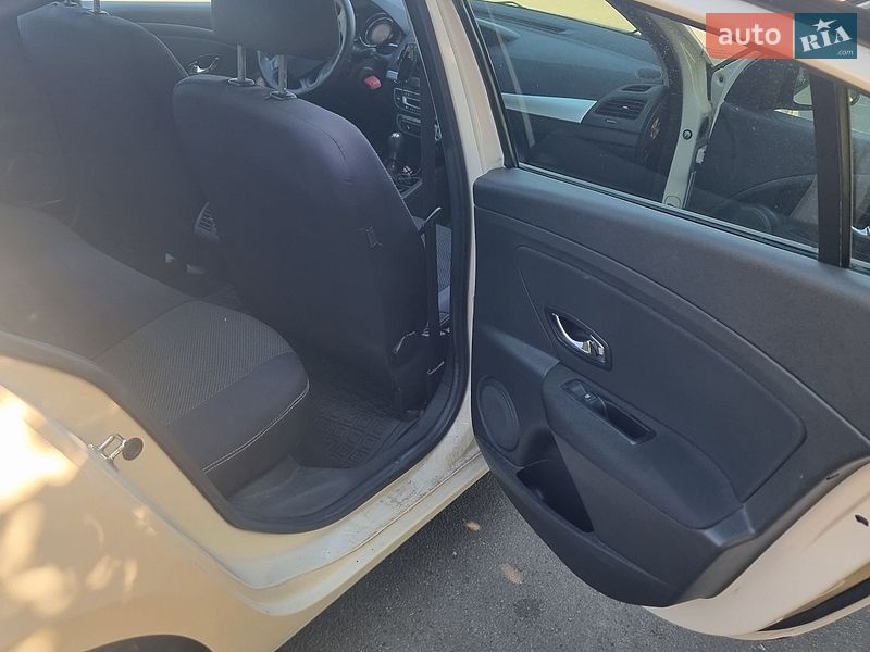 Седан Renault Fluence 2013 в Буче