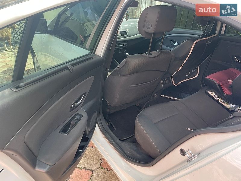 Седан Renault Fluence 2011 в Мукачевому