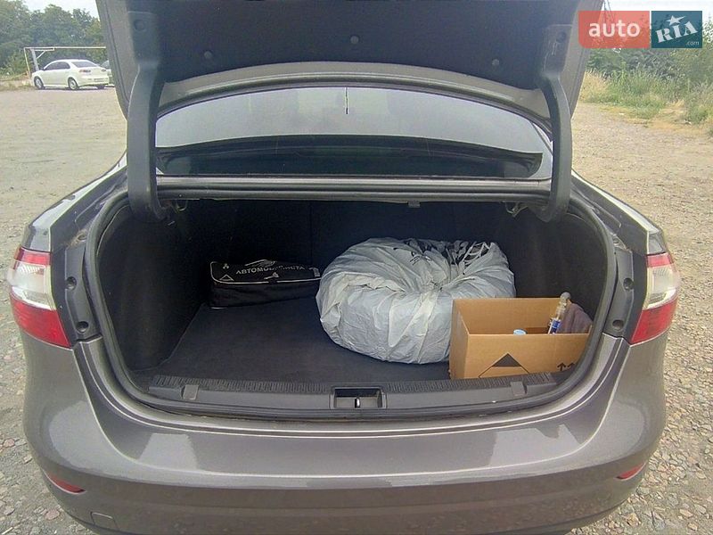 Седан Renault Fluence 2011 в Дніпрі