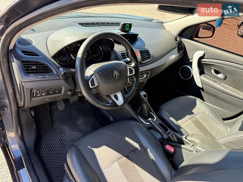 Седан Renault Fluence 2011 в Кропивницькому