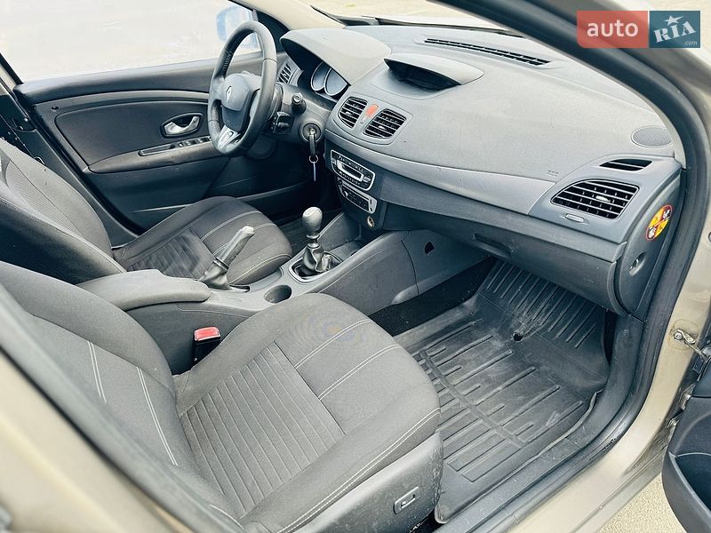 Седан Renault Fluence 2015 в Білогородці