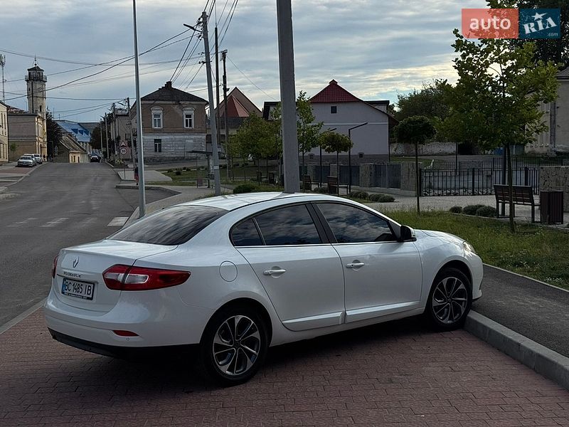 Седан Renault Fluence 2015 в Яворові