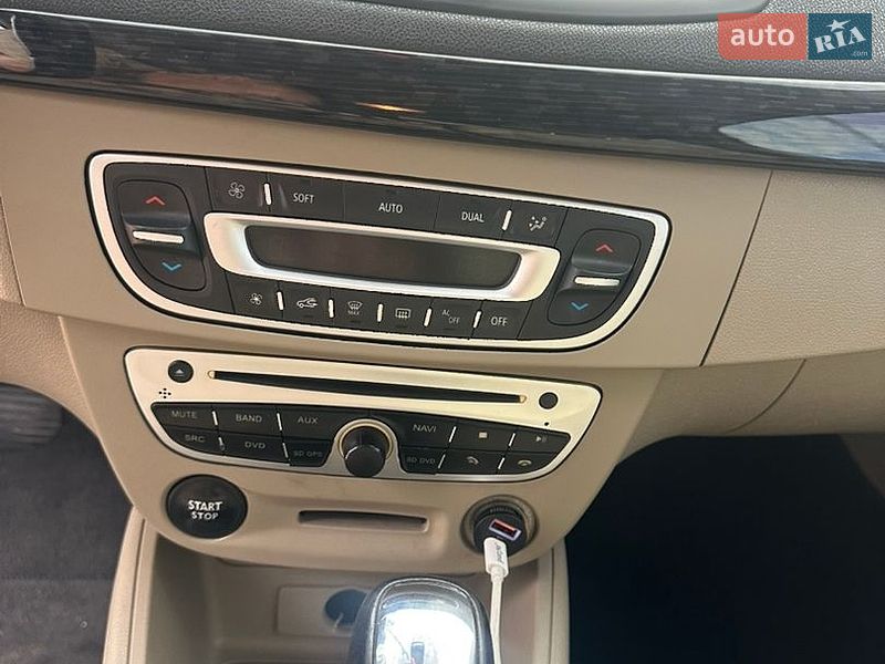 Седан Renault Fluence 2015 в Яворове