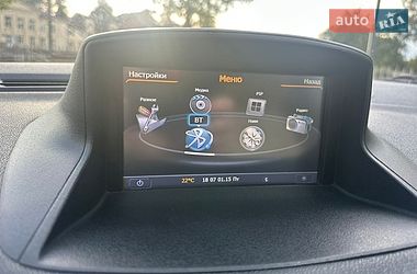 Седан Renault Fluence 2015 в Яворові