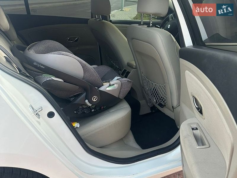 Седан Renault Fluence 2015 в Яворове